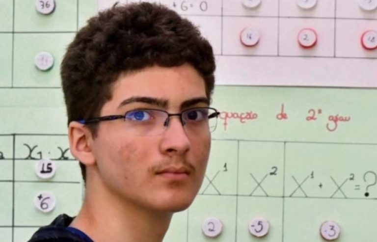 Aluno da rede municipal de Vitória é ouro na Olimpíada Brasileira de Matemática