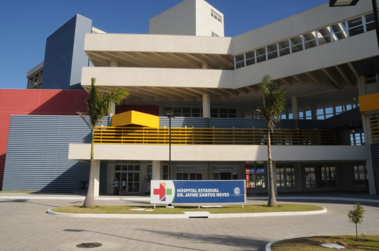 Hospital abre 32 vagas de emprego para nível técnico e superior
