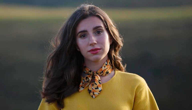 Conheça Nina Fernandes, nova aposta da MPB