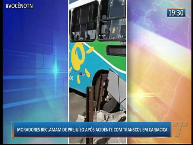 Moradores reclamam de prejuízo após acidente com transcol em Cariacica