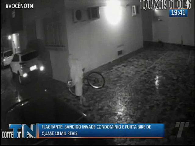 Flagrante: Bandido invade condomínio e furta bike de quase dez mil reais