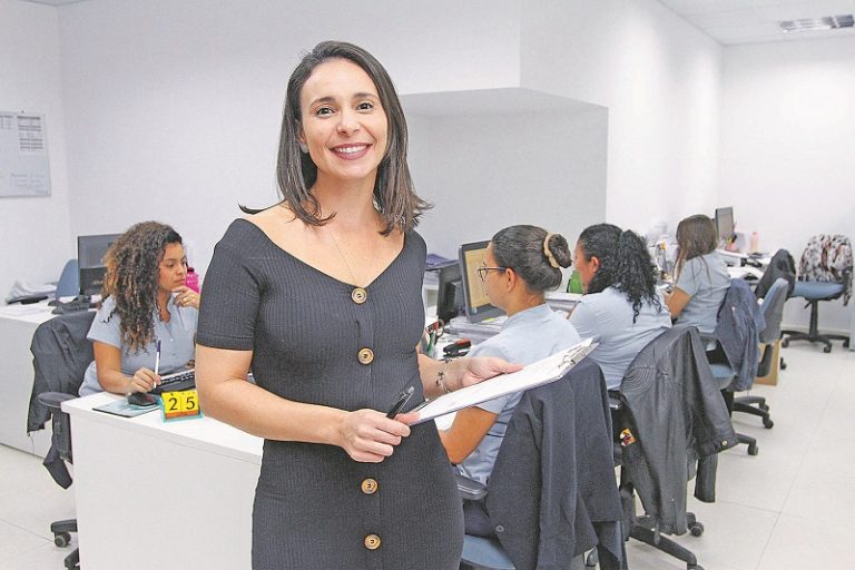 Lojas e fábricas abrem empregos com salários até R$ 8.520