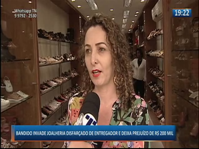 Bandido invade joalheria disfarçado de entregador e deixa prejuízo de R$ 200 mil