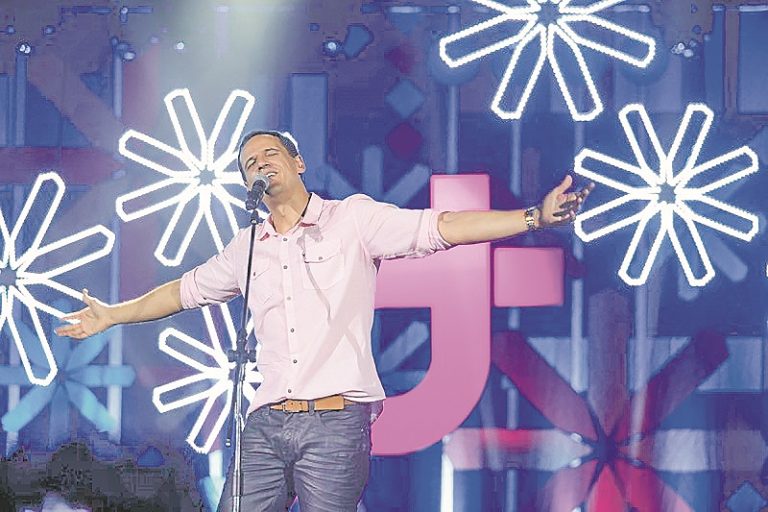 Banda Dominus sábado em Viana