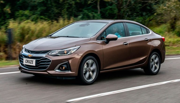 Cruze 2020 chega com cara nova e wi-fi para os ocupantes