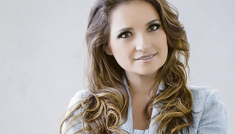 Lauriete canta em conferência
