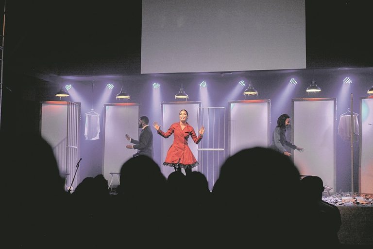 Teatro no combate ao suicídio
