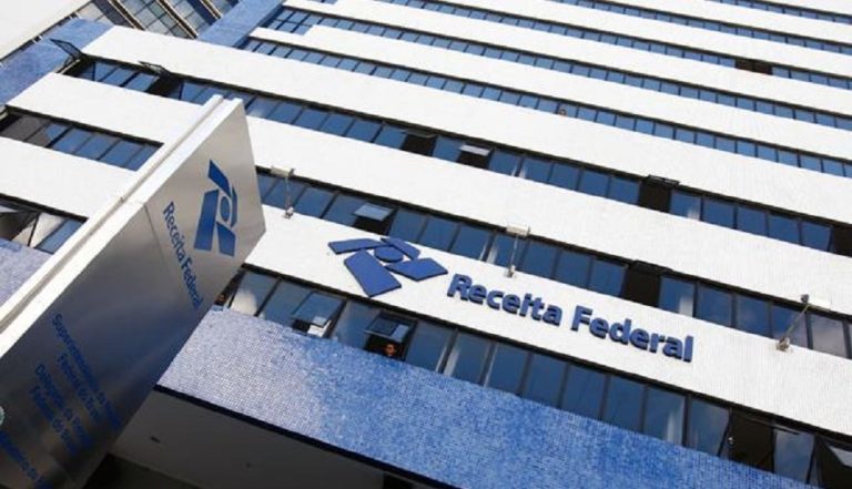 Receita Federal prevê concurso com 3.314 vagas e salários de R$ 21 mil