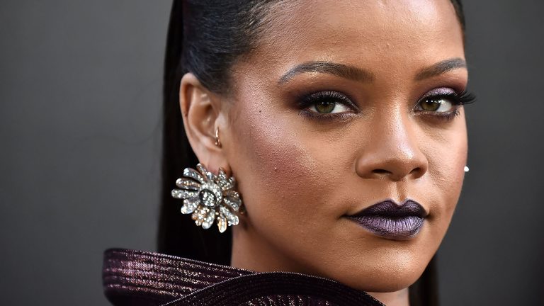 Depois de mais de três anos de espera, Rihanna parece finalmente ter novidades