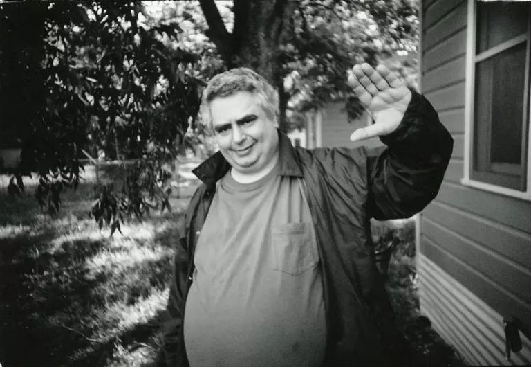 Herói da música underground americana, Daniel Johnston morre aos 58 anos