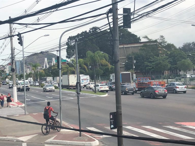 Morte, acidente e protesto deixaram trânsito complicado na Grande Vitória