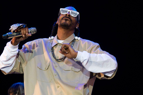 Clipe de Snoop Dogg traz tom nostálgico ao mostrar a trajetória musical do rapper