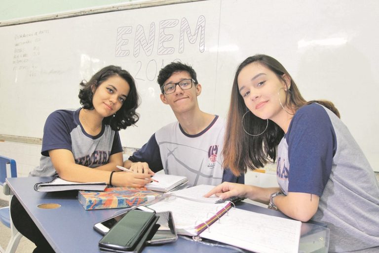 Candidato será eliminado se o celular tocar em prova do Enem