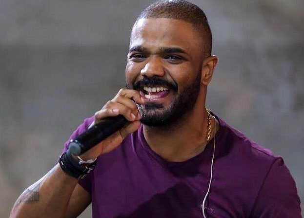 Em homenagem ao nascimento de Antonio, Arlindinho Cruz lança ‘Filho meu’; ouça