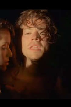 Harry Styles lança clipe da música ‘Lights Up’: “Hino bissexual”, dizem fãs