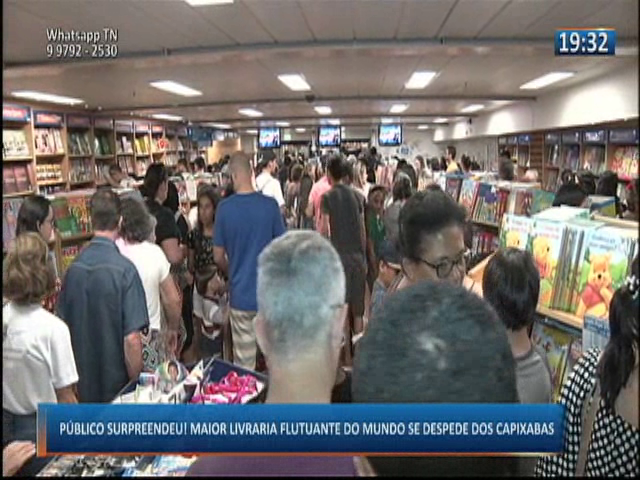 Público surpreendeu! Maior livraria flutuante do mundo se despede dos capixabas