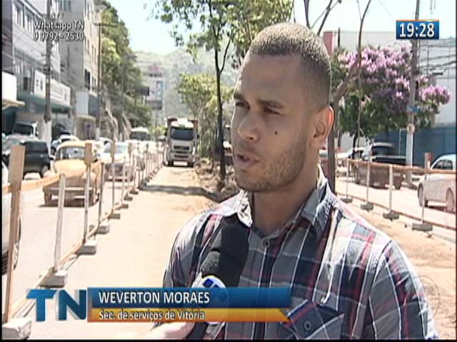 Ciclovia e reforço em faixa de veículos pesados na Avenida Vitória