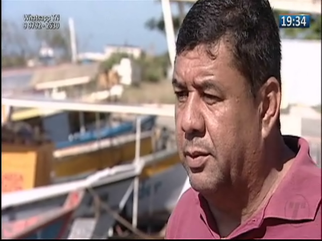 Pescadores preocupados com óleo que avança no mar e pode chegar ao litoral capixaba