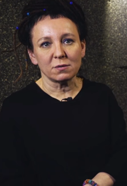 Leia trecho inédito de romance de Olga Tokarczuk, vencedora do Nobel