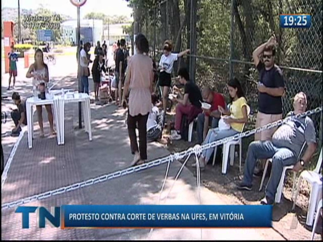 Protesto contra corte de verbas na Ufes