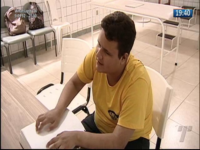 Curso de massagem para deficientes visuais está mudando a vida das pessoas