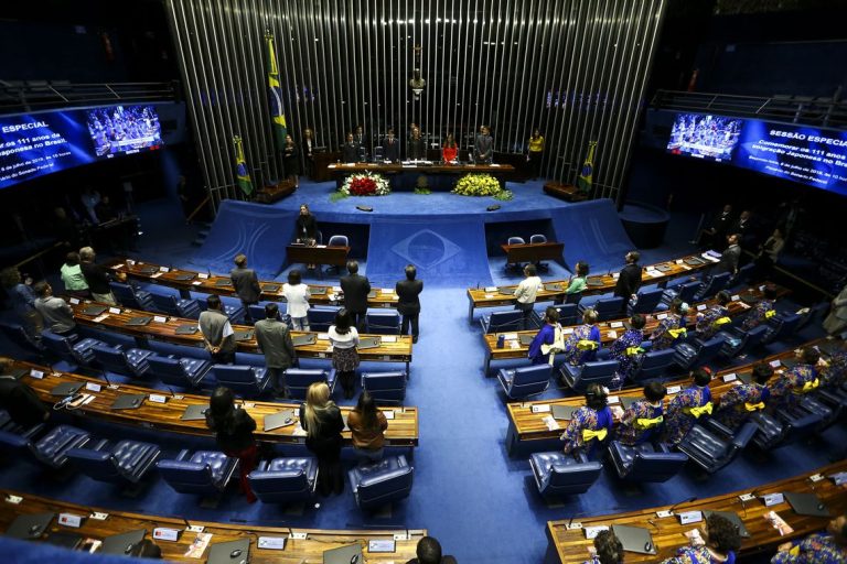 Senado autoriza concurso público com 40 vagas e salários de até R$ 32 mil
