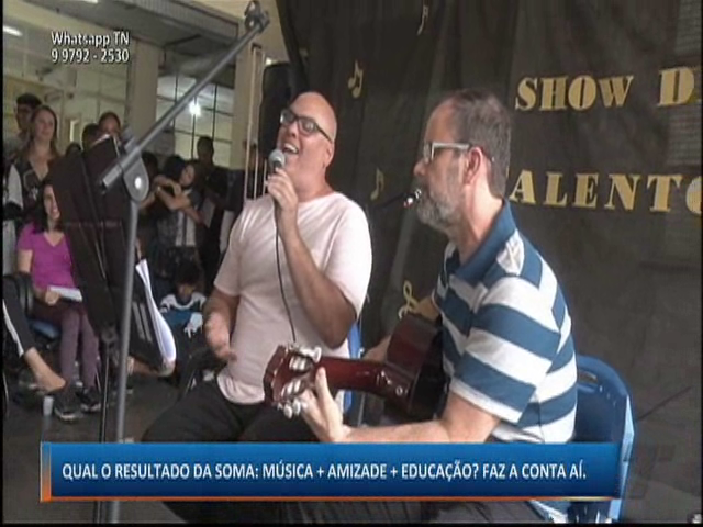O que acontece quando se junta música, amizade e educação?