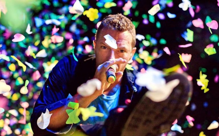 Para promover shows mais sustentáveis, Coldplay fará pausa em viagens internacionais