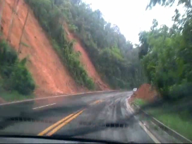 BR 262: Rodovia é monitorada, mas ainda há risco de queda de barreiras