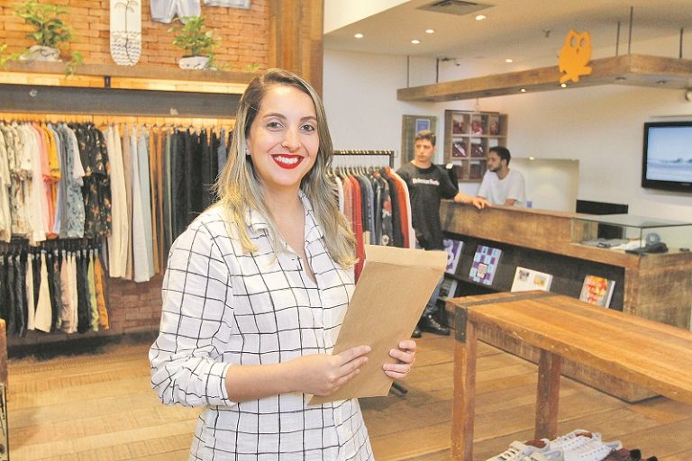 Indústrias, lojas e novas empresas têm 3.214 vagas