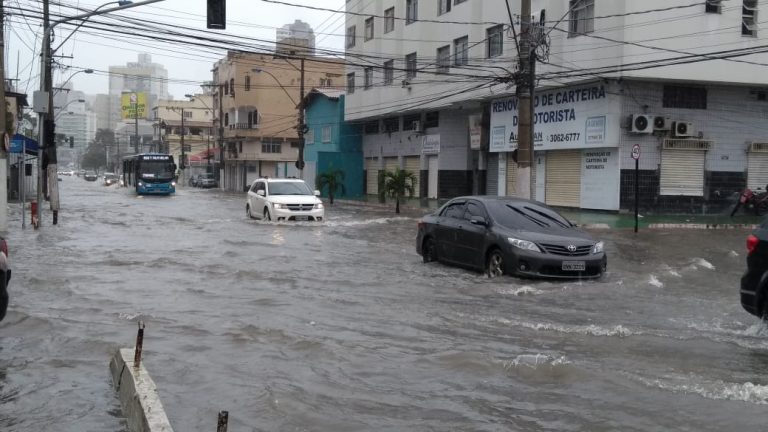 Institutos alertam para fim de semana de chuvas intensas no Estado