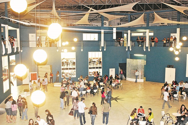 Vinte anos de educação superior