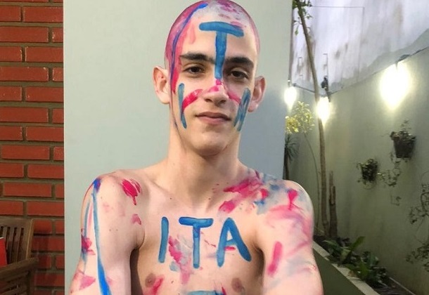 Capixaba passa em 1º lugar no ITA, no IME e na Escola Naval