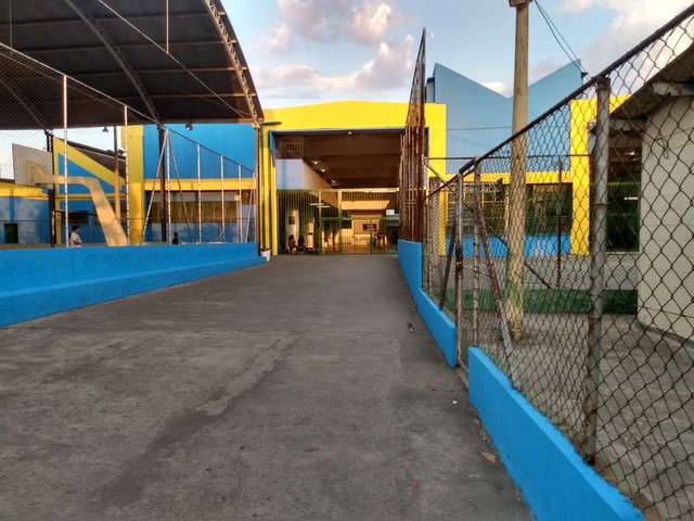 Justiça de SP suspende pintura de escolas públicas nas cores do PSDB