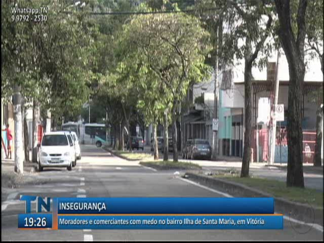 Moradores e comerciantes com medo no bairro Ilha de Santa Maria, em Vitória