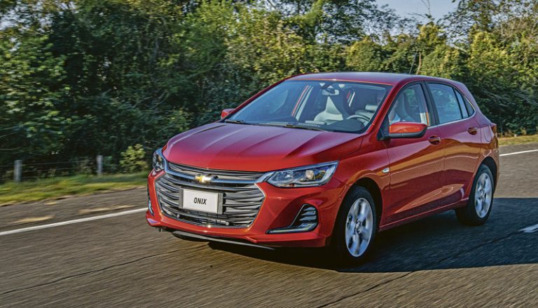 Novo Onix hatch à venda no Estado