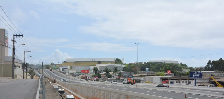 Viadutos liberados para o tráfego em Viana