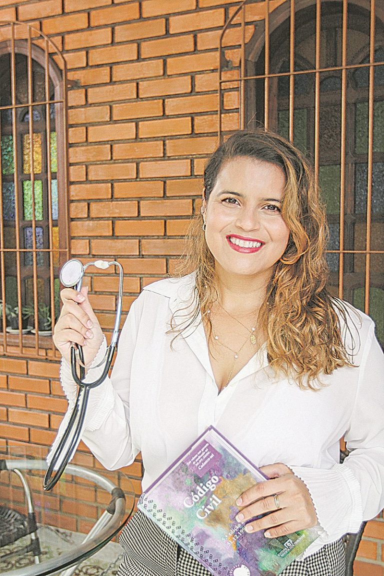 Advogada é o 1º lugar em Medicina na universidade