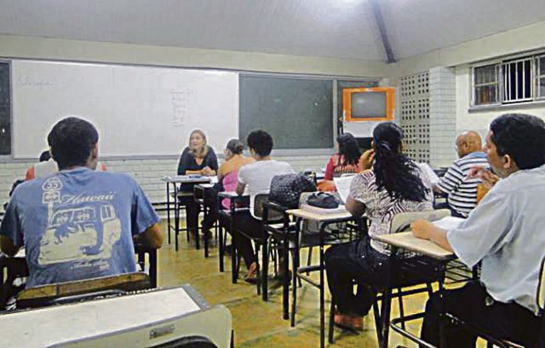 Supletivo de graça com 12 mil vagas