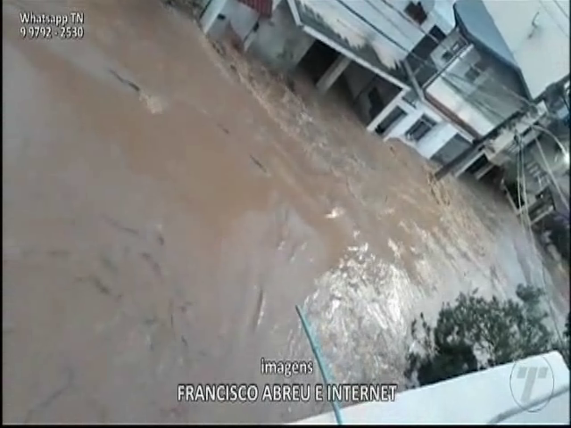 Chuva em Castelo: Rio sobe 8 metros e alaga toda a cidade