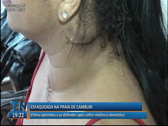 Mulher é esfaqueada na Praia de Camburi