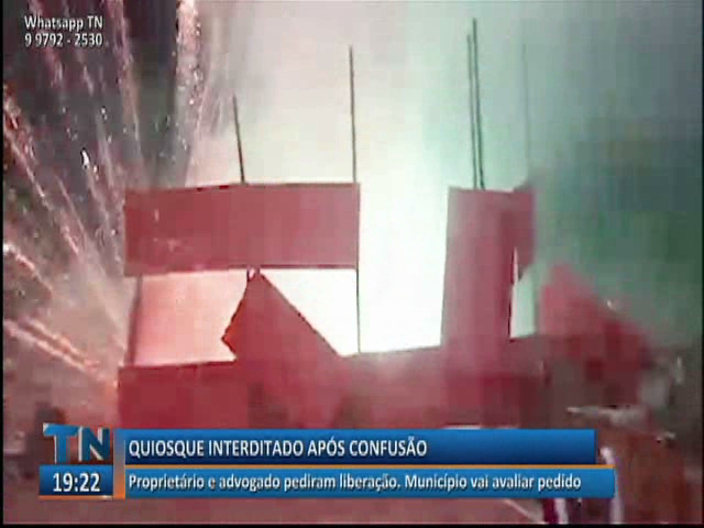 Quiosque interditado após confusão com fogos