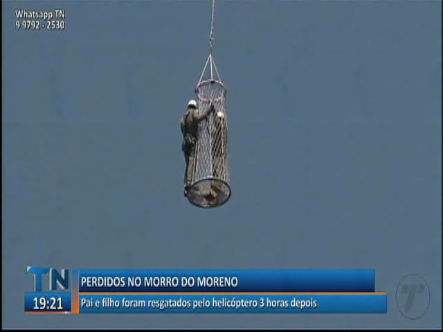 Pai e filho são resgatados por helicóptero após 3 horas perdidos no Morro do Moreno