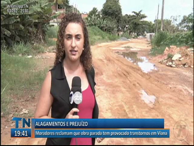 Moradores reclamam que obra parada tem provocado transtornos em Viana