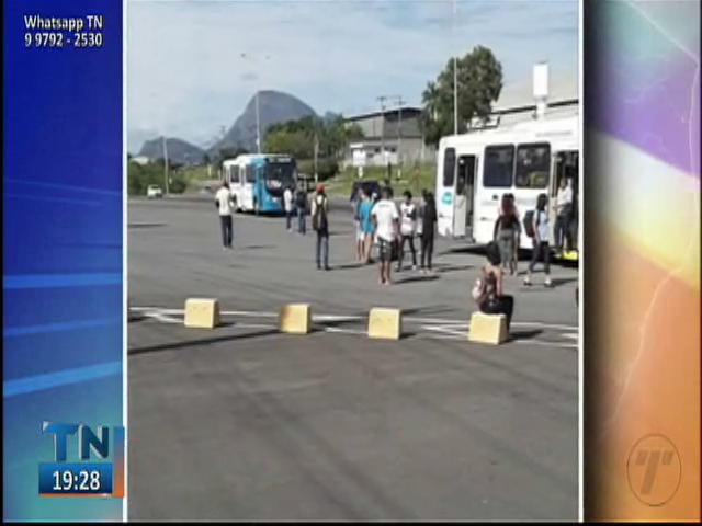 35 passageiros ficaram sob a mira de armas durante assalto em Cariacica