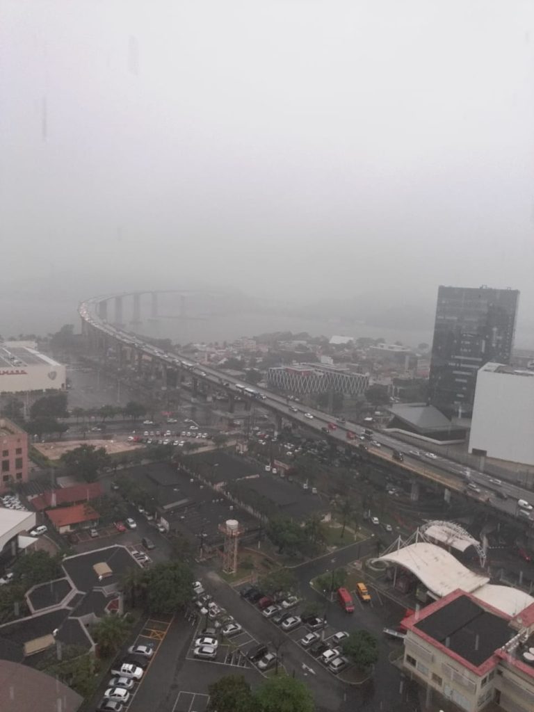 Estado em alerta máximo para temporais