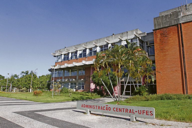 Ufes e 5 prefeituras abrem seleções. Salário pode chegar a R$ 18.663,64