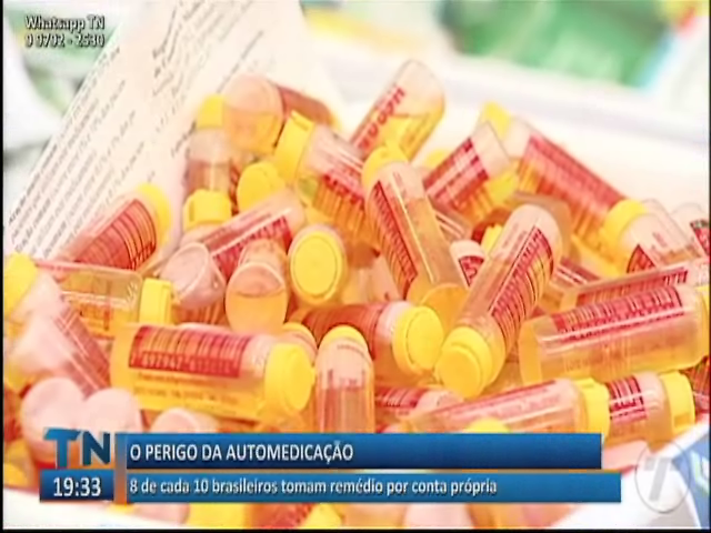 8 de cada 10 brasileiros tomam remédio por conta própria