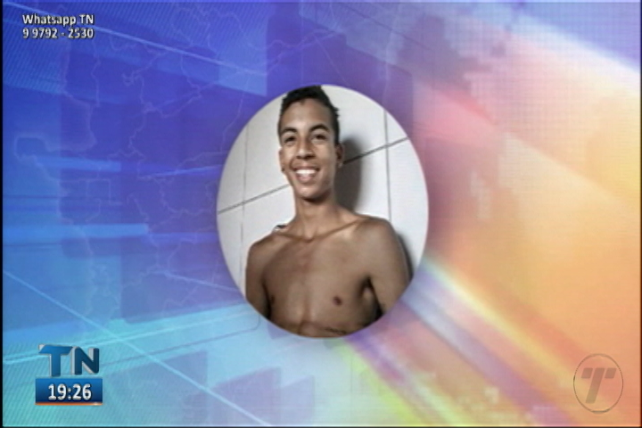 Jovem entrou no mar para ajudar crianças e acabou se afogando