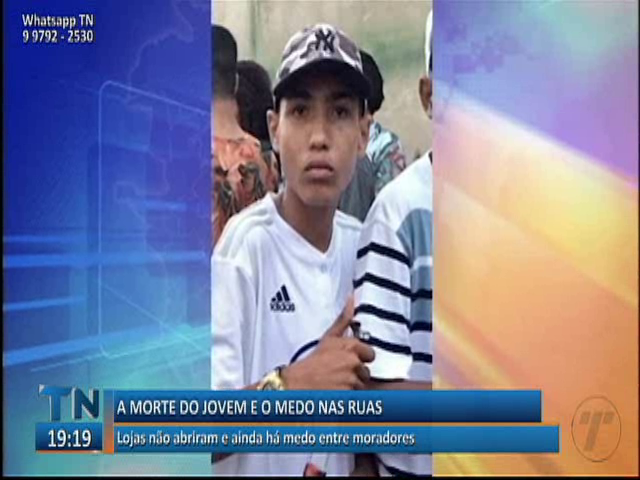A morte de um jovem movimentou o Complexo da Penha na tarde desse sábado